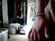 東南亞女生閉上了眼睛享受著口爆