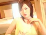 松野由衣 撫摸緊緻濕潤的陰戶並高潮